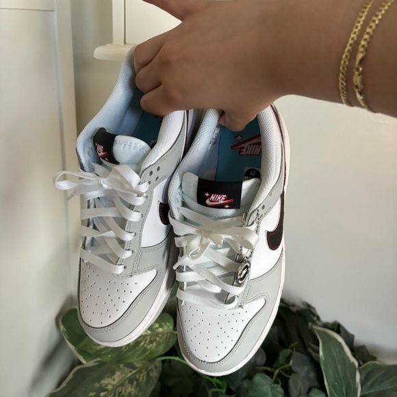 Authentic Nike dunks grey fog lottery edition with scratch off charm - Picture 5 of 8